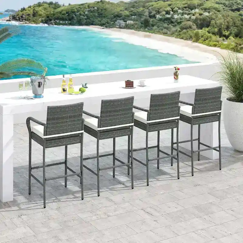 2/4 Pack Outdoor Bar Chairs Set Rattan Bar Stools w/ Seat Cushions